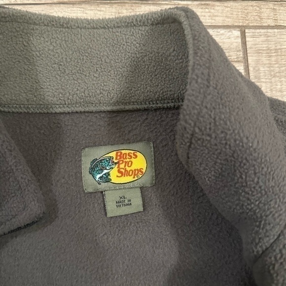 Bass Pro Shop Fleece Jacket - Picture 2 of 4